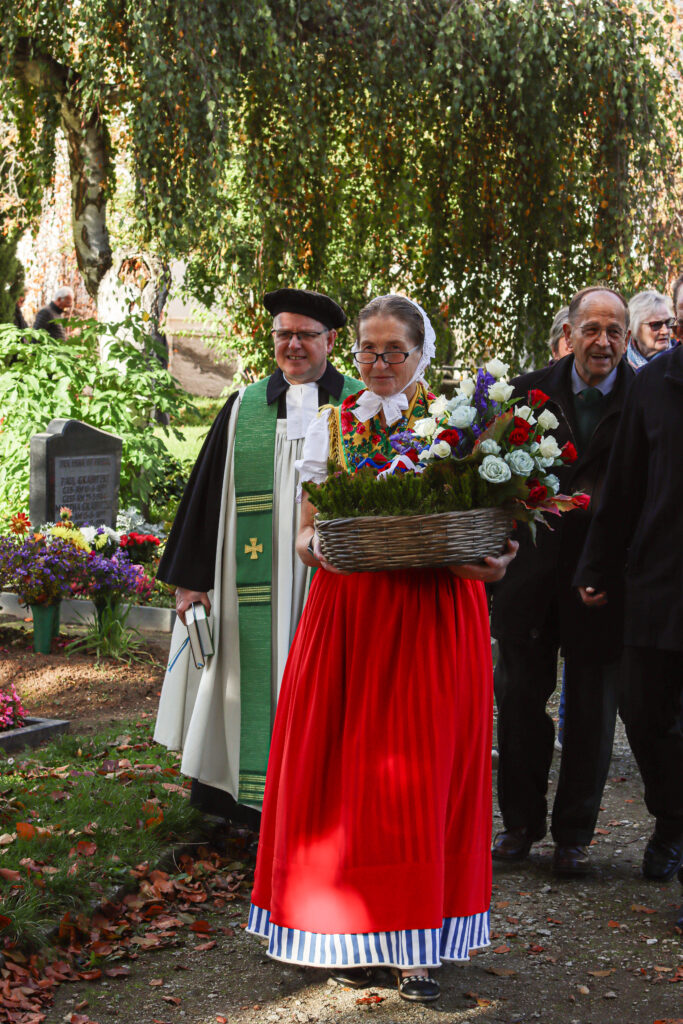 Gottesdienst Prozesion zur Grabniederlegung